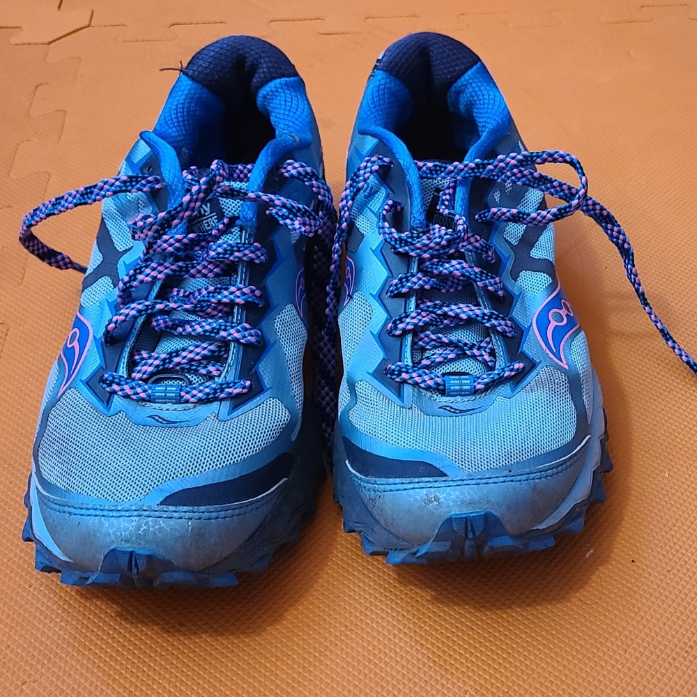 Saucony Trail Sneakers